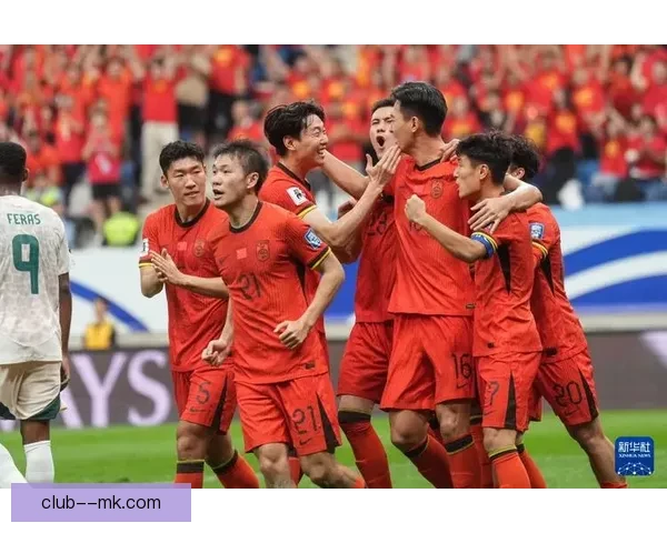 中国男足备战2026年世预赛加强训练集中精力迎接挑战